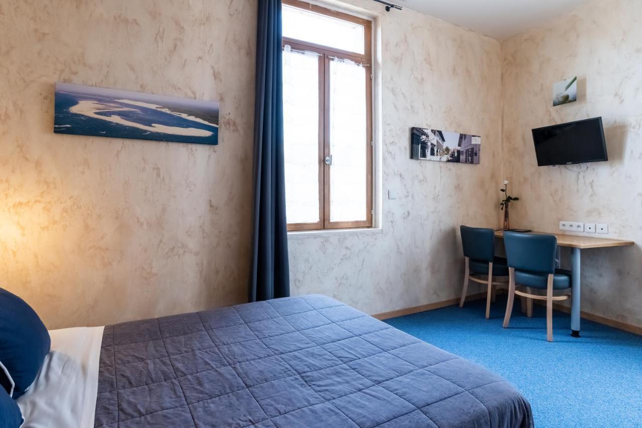 Hotel De La Gare Latresne Kültér fotó